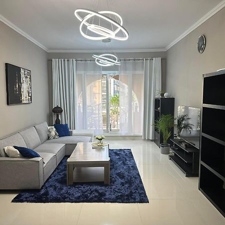 Huge Entire Apartment For Couples ,Families & Groups -Up To 5 Guests- With Free Pool, Steam & Sauna ,Jvc,Dubaj Kültér fotó