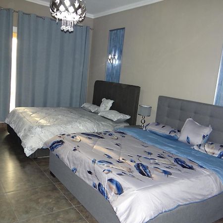Huge Entire Apartment For Couples ,Families & Groups -Up To 5 Guests- With Free Pool, Steam & Sauna ,Jvc,Dubaj Kültér fotó